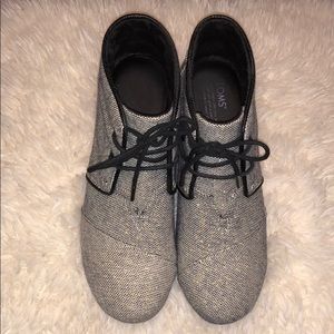 Toms lace up booties